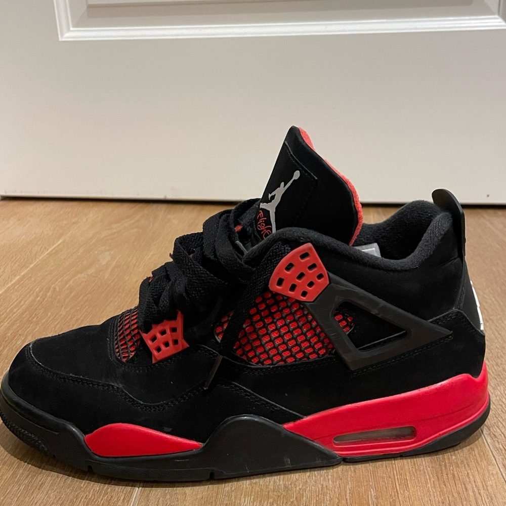 Jordan 4 red thunder